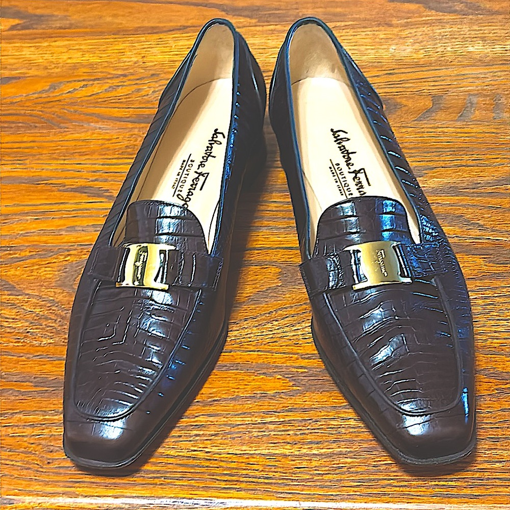 Salvatore Ferragamo Brown Croc Embossed Loafers Signature Gold Buckle Wmns Sz 11